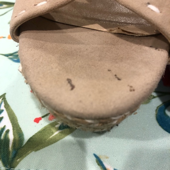 Guess Tan & White Woven Wedge Slide Sandals- 9 1/2 - Picture 6 of 12